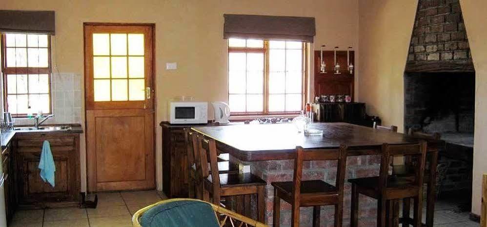 Aan Die Oewer Guesthouse กราฟฟ์-เรเน็ต ภายนอก รูปภาพ